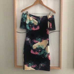 💚 Floral off the shoulder dress - small